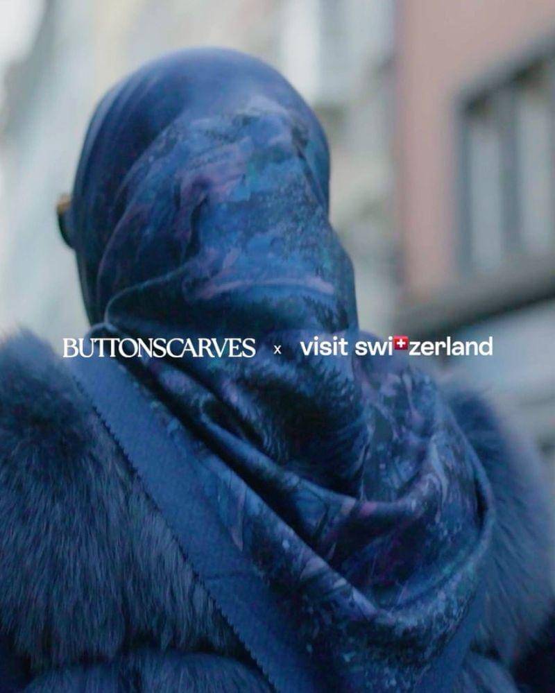 Instagram.com/buttonscarves